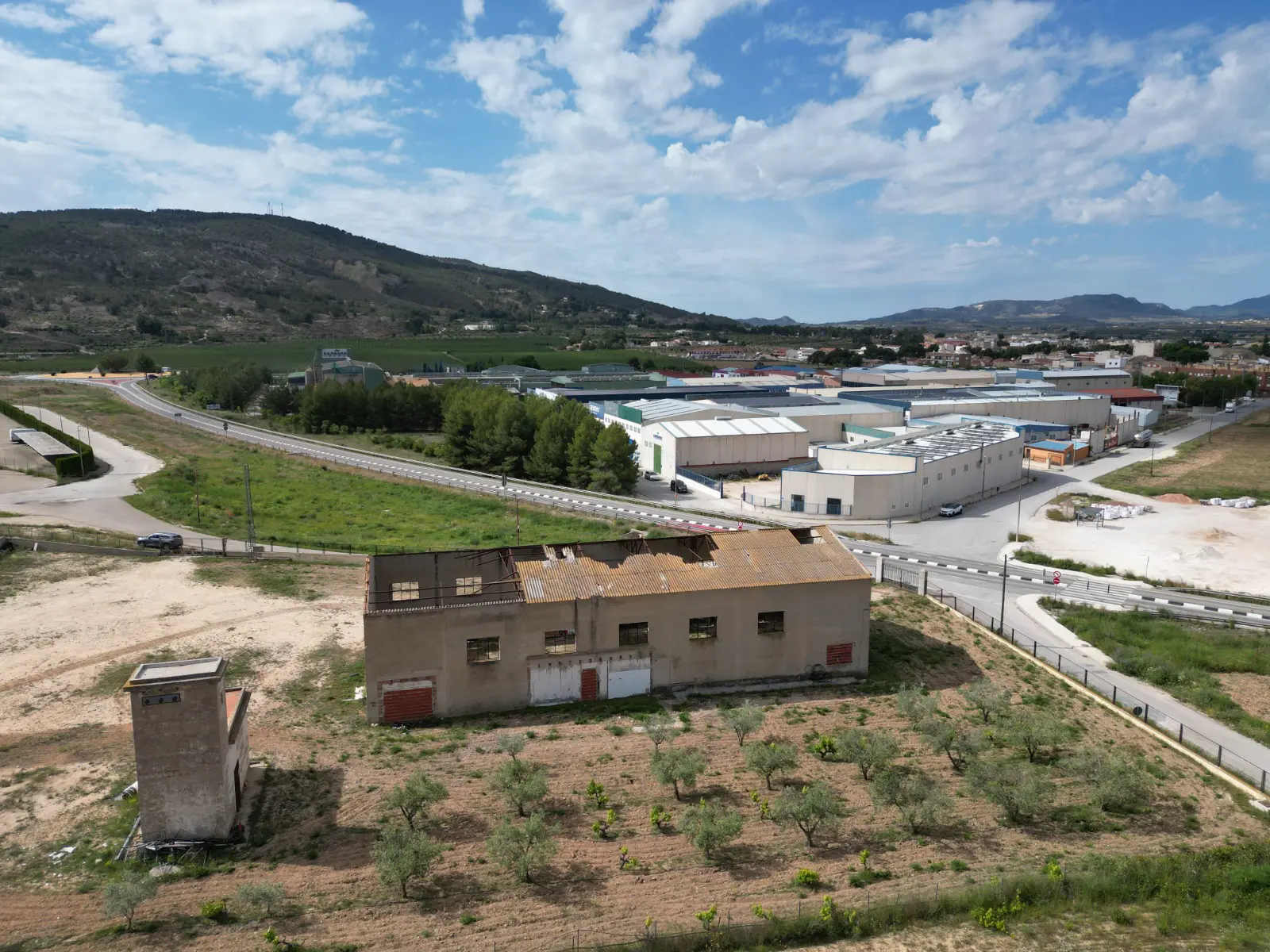 Land Of 442 M² In Pinoso, Spain