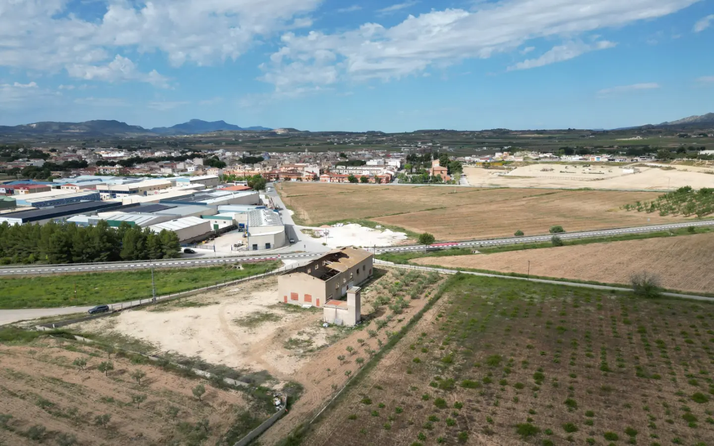 Land Of 442 M² In Pinoso, Spain