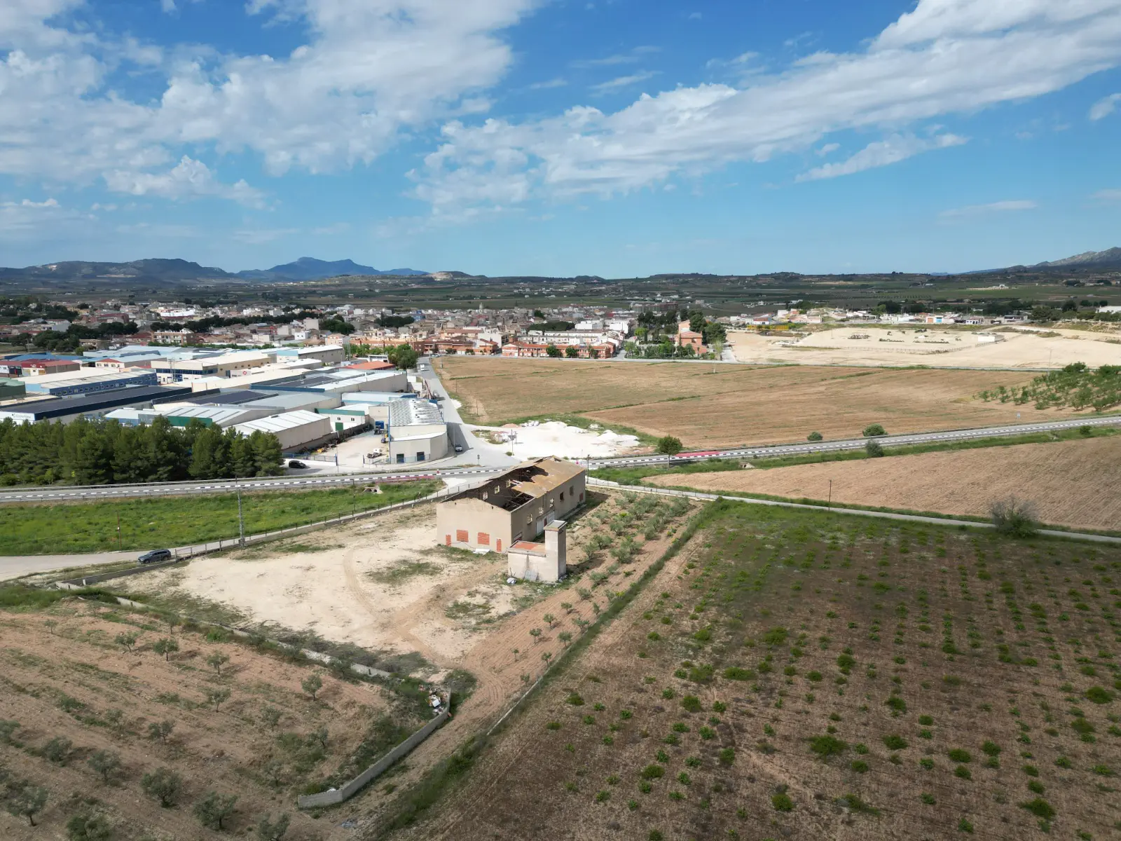 Land Of 442 M² In Pinoso, Spain