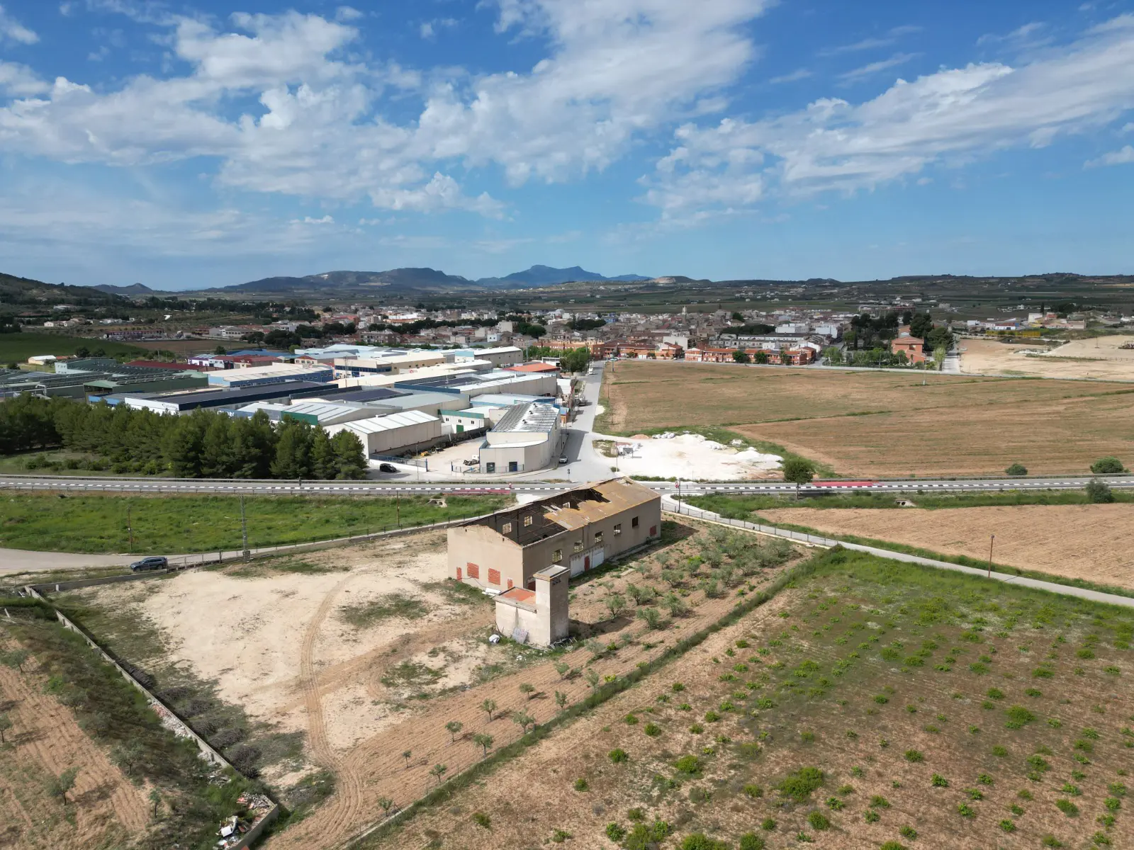 Land Of 442 M² In Pinoso, Spain