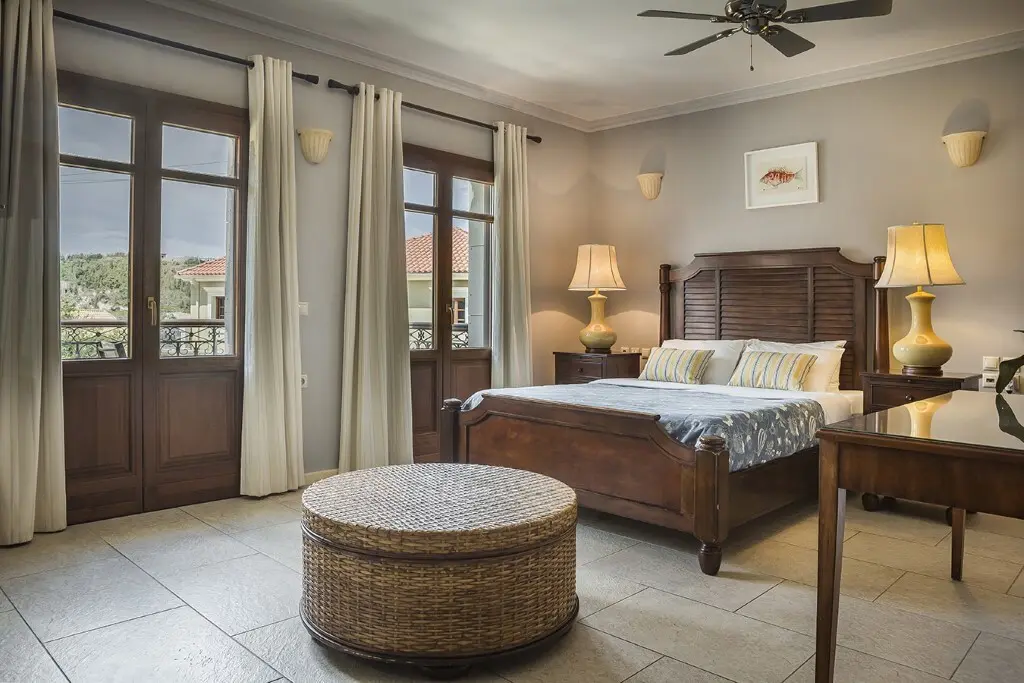 Hotel Of 1400 M² In Kefalonia