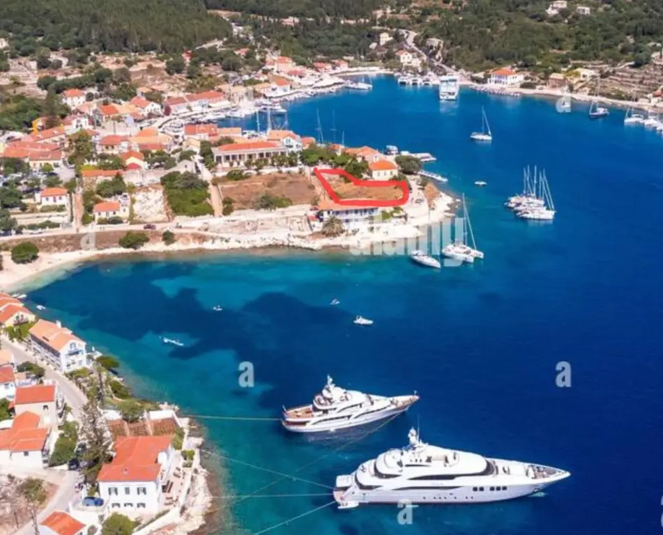 Land Of 733 M² In Kefalonia