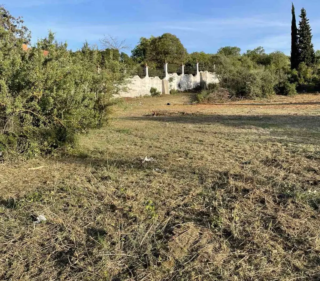 Land Of 3600 M² In The Suburbs Of Thessaloniki