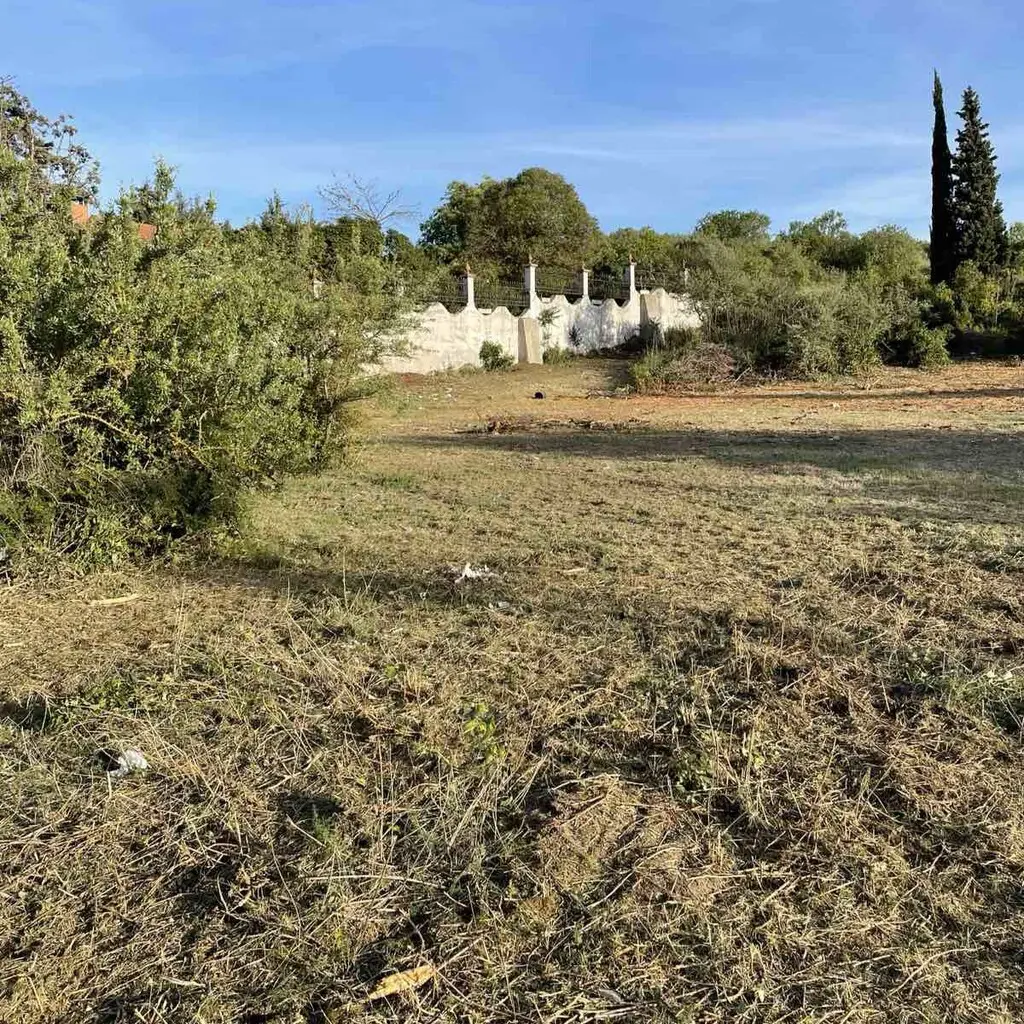 Land Of 3600 M² In The Suburbs Of Thessaloniki
