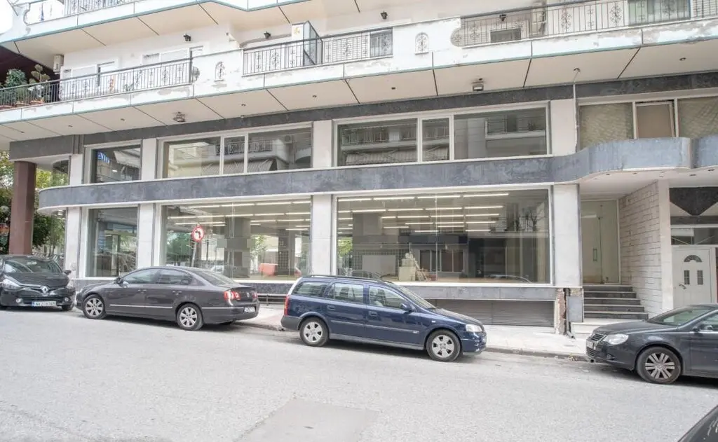 Commercial Property Of 815 M² In Thessaloniki