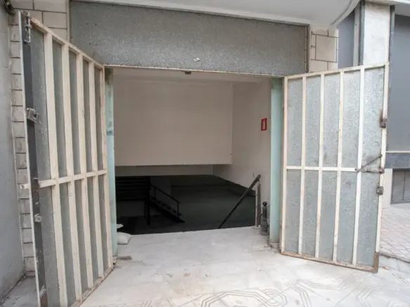 Commercial Property In Evosmos, Greece (815 M²)