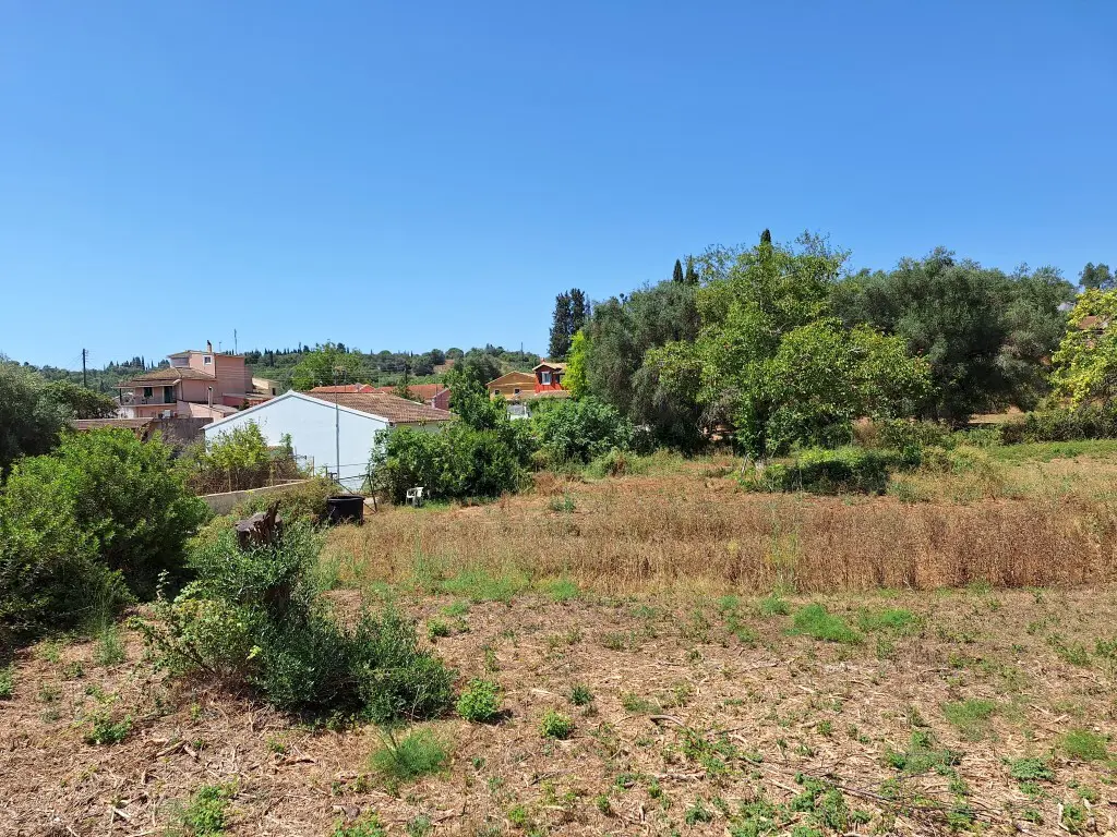 Land Of 2500 M² In Corfu