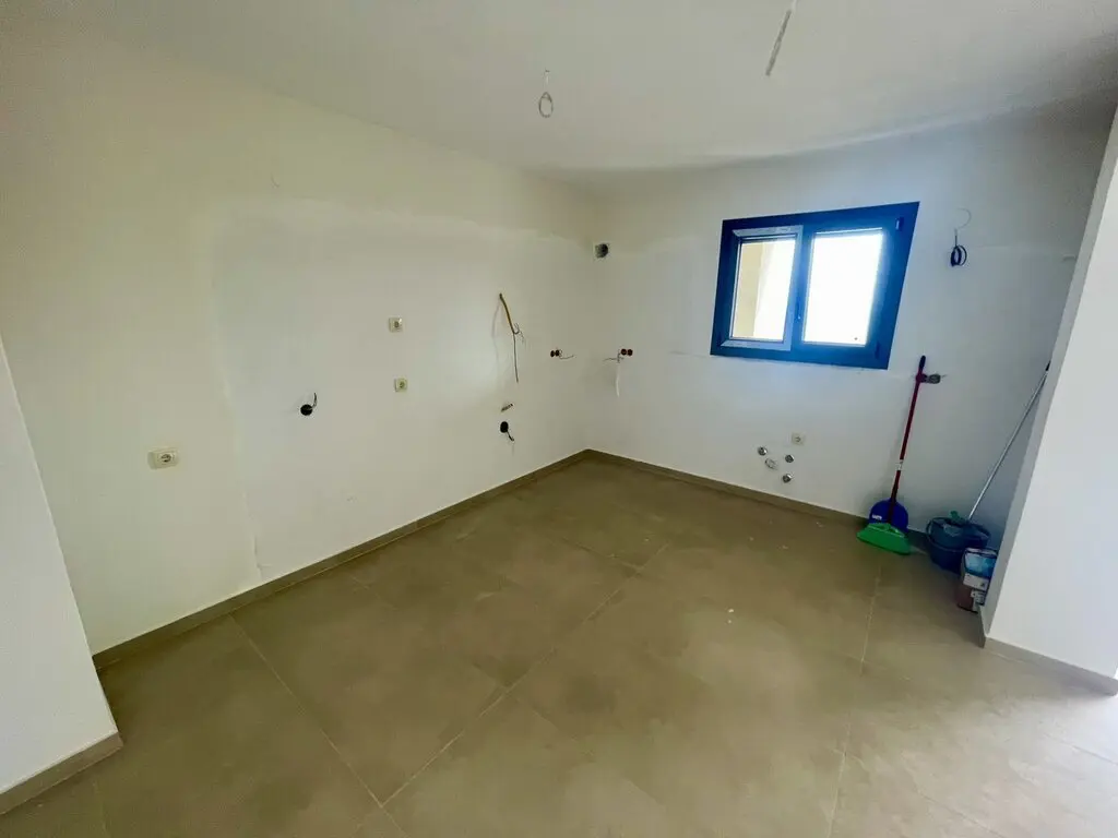 142 M² Apartment Available In Kavala