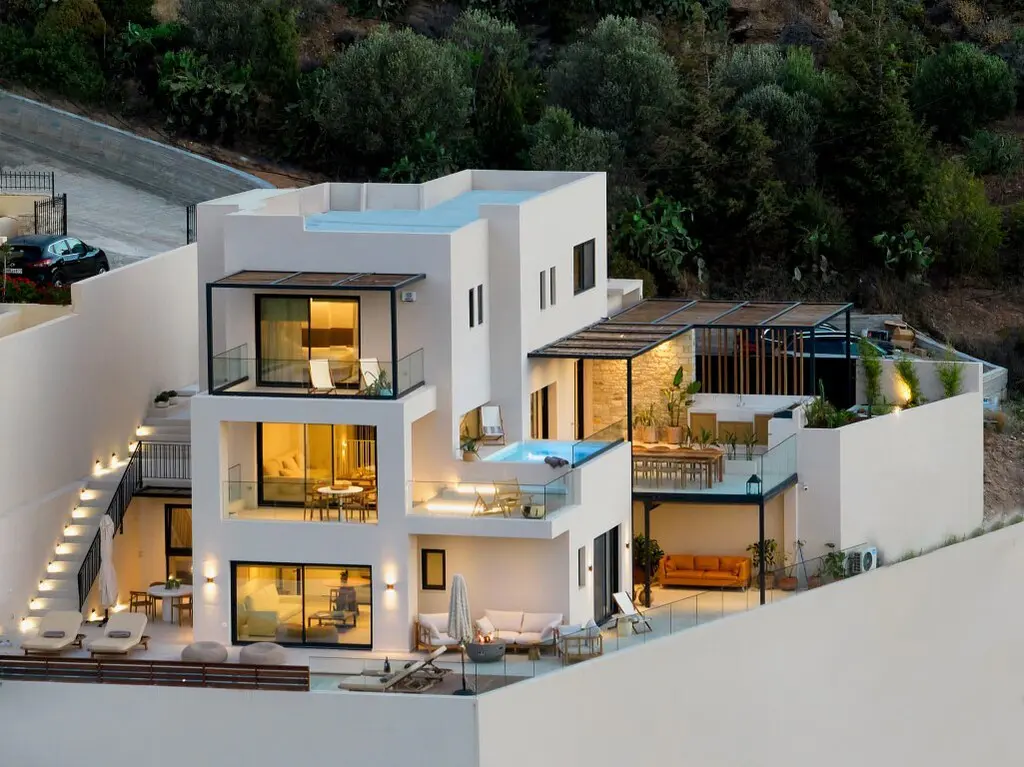 Villa Of 315 M² In Crete
