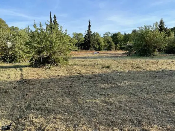 Land Of 3600 M² In The Suburbs Of Thessaloniki