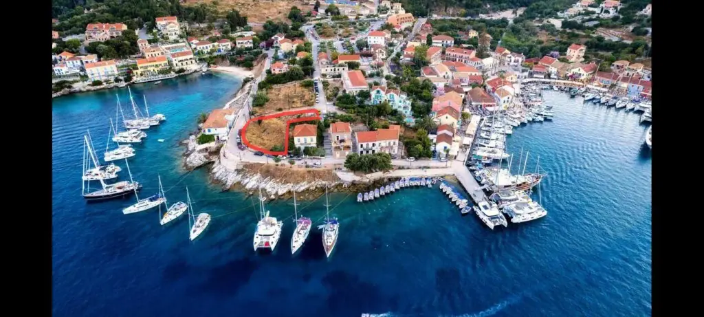 Land Of 733 M² In Kefalonia