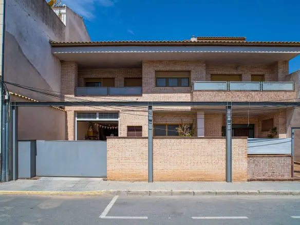5-bedroom Detached Villa In Pinoso, Spain (86 M²)