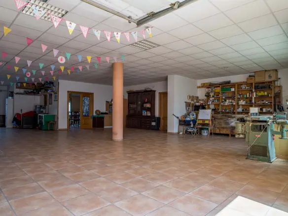 5-bedroom Detached Villa In Pinoso, Spain (86 M²)