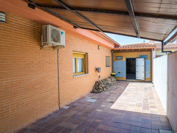 4-bedroom Detached Villa In Pinoso, Spain (133 M²)