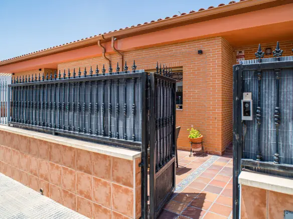 4-bedroom Detached Villa In Pinoso, Spain (133 M²)