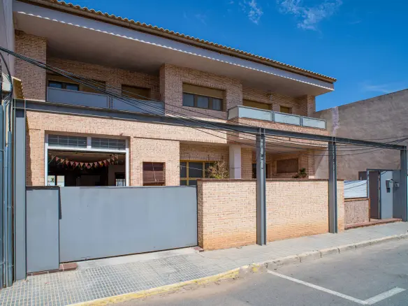 5-bedroom Detached Villa In Pinoso, Spain (86 M²)