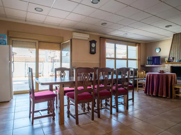 5-bedroom Detached Villa In Pinoso, Spain (86 M²)