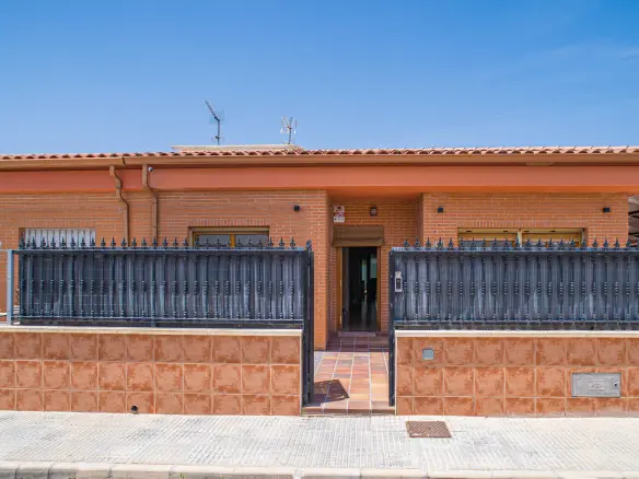 4-bedroom Detached Villa In Pinoso, Spain (133 M²)