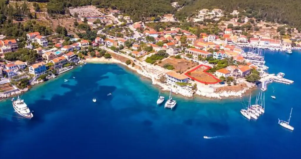 Land Of 733 M² In Kefalonia