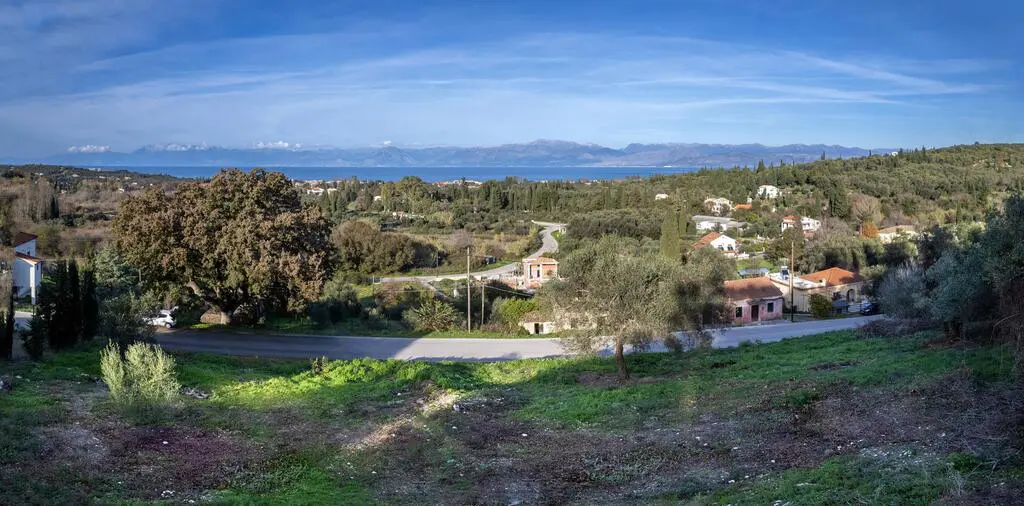 Land Of 932 M² In Corfu