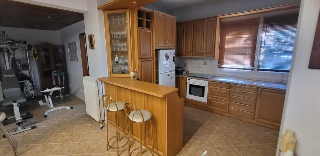 Teach Scoite 230 M² i Thessaloniki