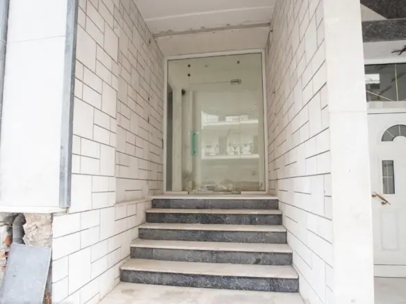 Commercial Property In Evosmos, Greece (815 M²)
