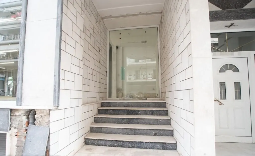 Commercial Property Of 815 M² In Thessaloniki