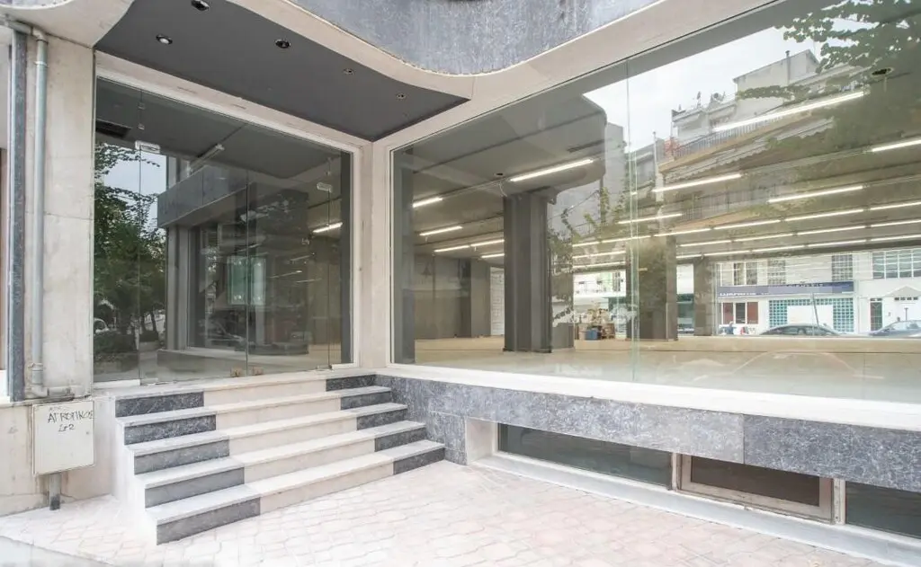 Commercial Property Of 815 M² In Thessaloniki