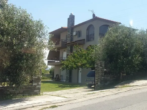 Teach Scoite 230 M² i Thessaloniki