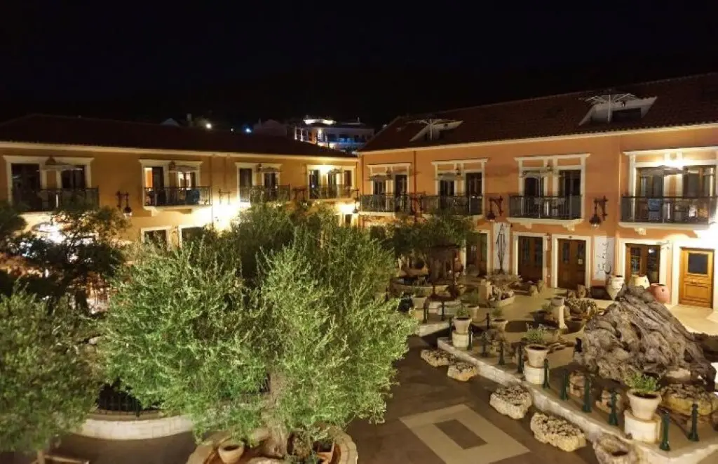 Hotel Of 1400 M² In Kefalonia