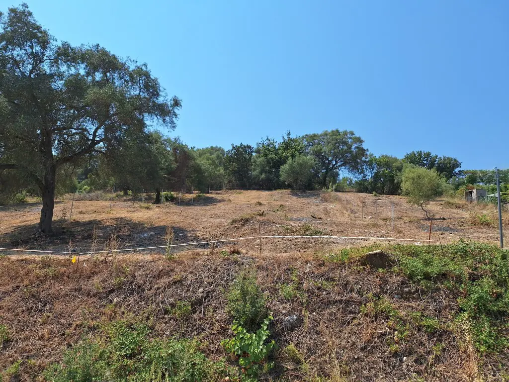 Land Of 914 M² In Corfu