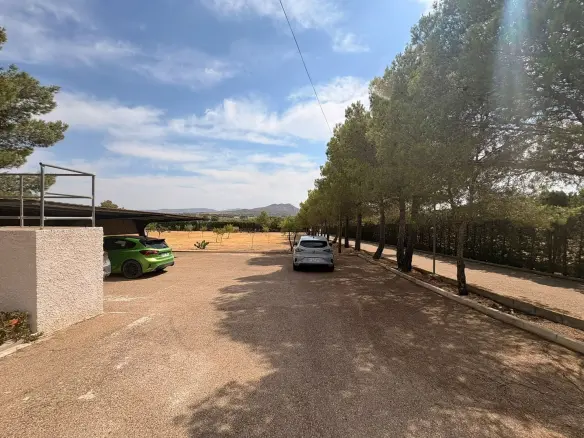 8-bedroom Detached Villa In Yecla, Spain (450 M²)