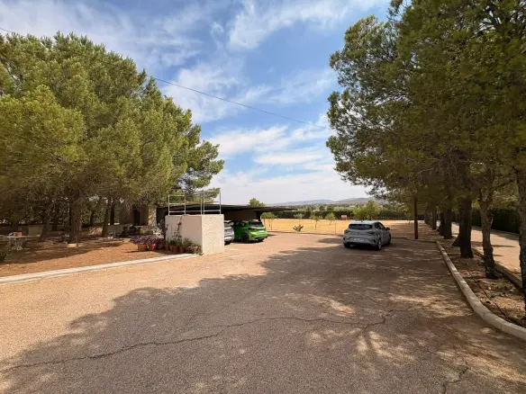 8-bedroom Detached Villa In Yecla, Spain (450 M²)