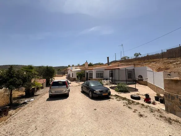 6-bedroom Country House In Jumilla, Spain (359 M²)