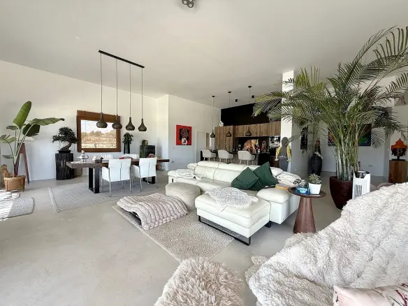 5-bedroom Detached Villa In Pinoso, Spain (210 M²)