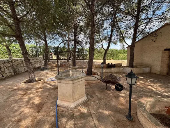 8-bedroom Detached Villa In Yecla, Spain (450 M²)