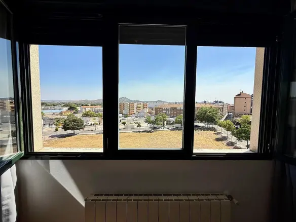 4-bedroom Apartment In Yecla, Spain (278 M²)