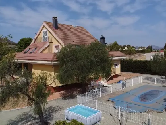8-bedroom Detached Villa In Yecla, Spain (450 M²)