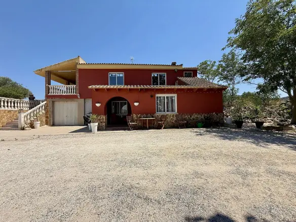 Country House Of 242 M² In Villena, Spain