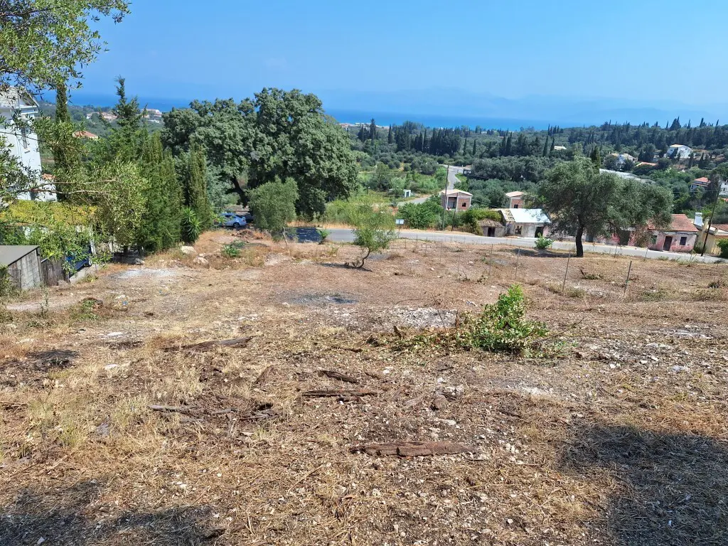 Land Of 2776 M² In Corfu