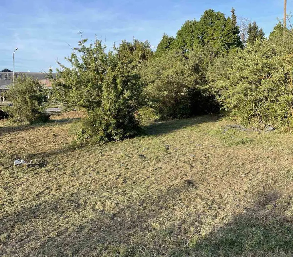 Land Of 3600 M² In The Suburbs Of Thessaloniki