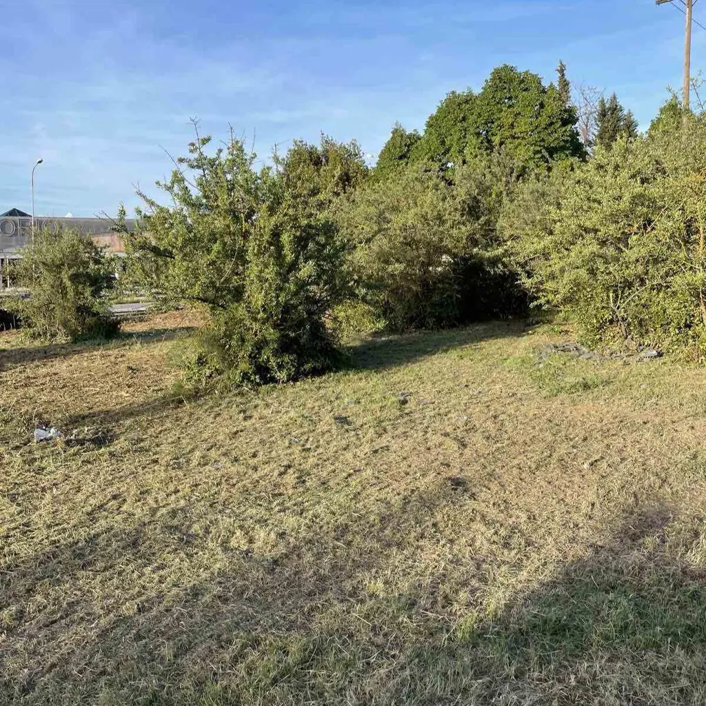 Land Of 3600 M² In The Suburbs Of Thessaloniki