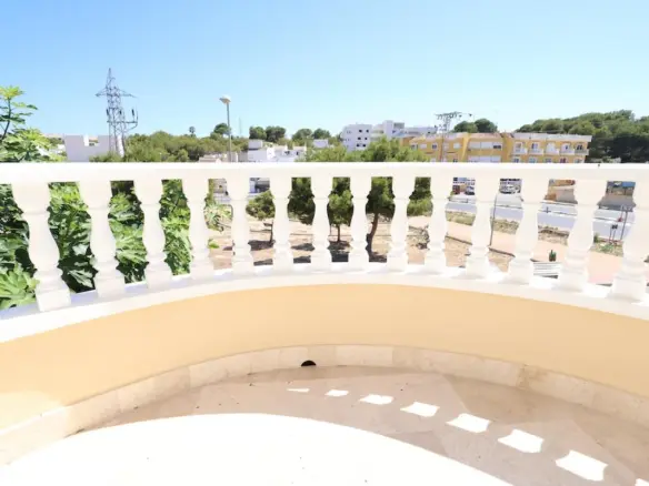 Villa Of 87 M² In Villamartin