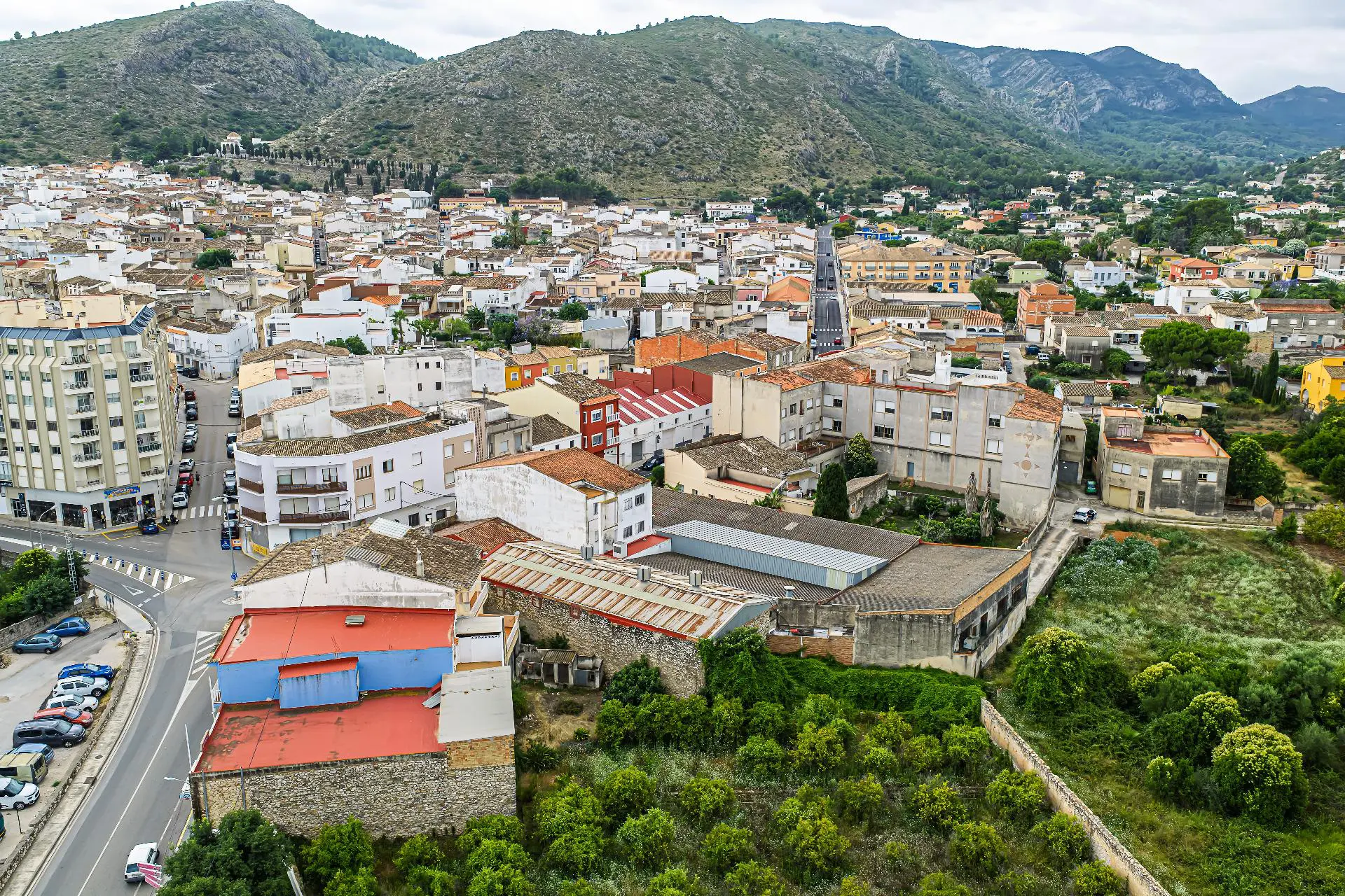 Commercial Unit Of 957 M² In Pedreguer, Spain