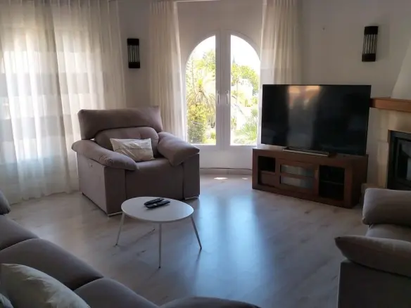 5-bedroom Villa In Calpe, Spain (204 M²)