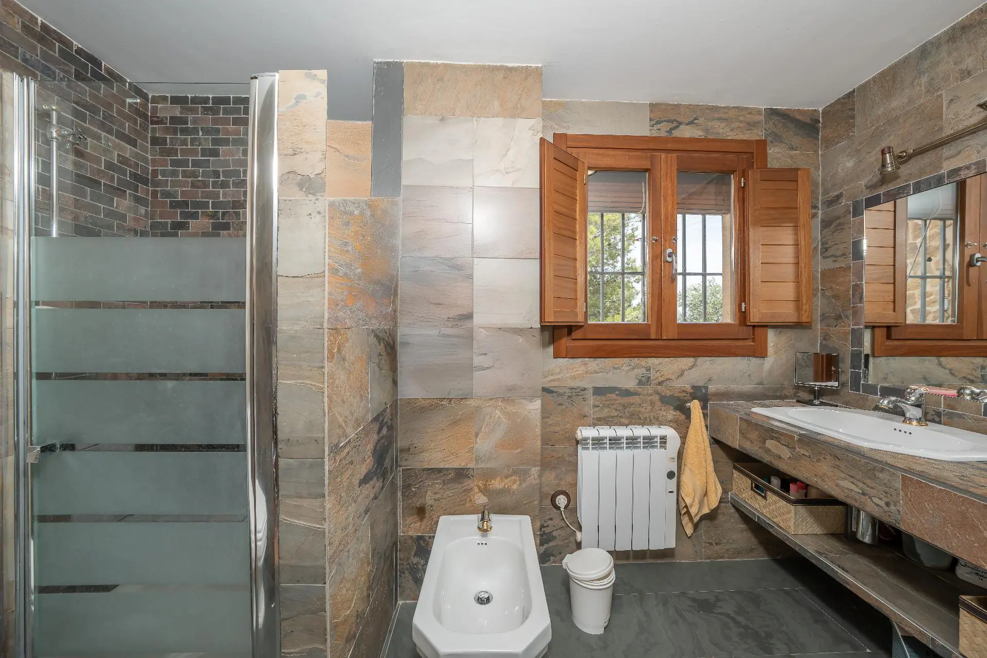 Masia Of 570 M² In Biar, Spain