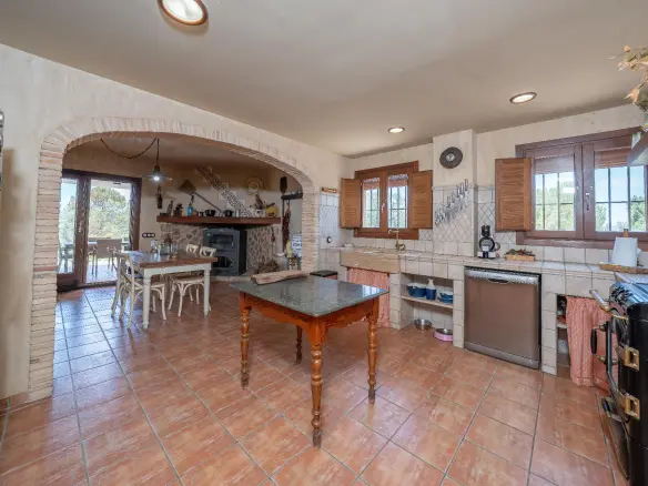 4-bedroom Masia In Biar, Spain (570 M²)