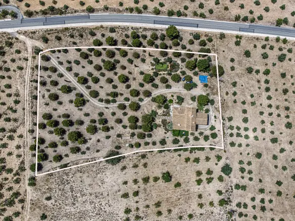 4-bedroom Masia In Biar, Spain (570 M²)