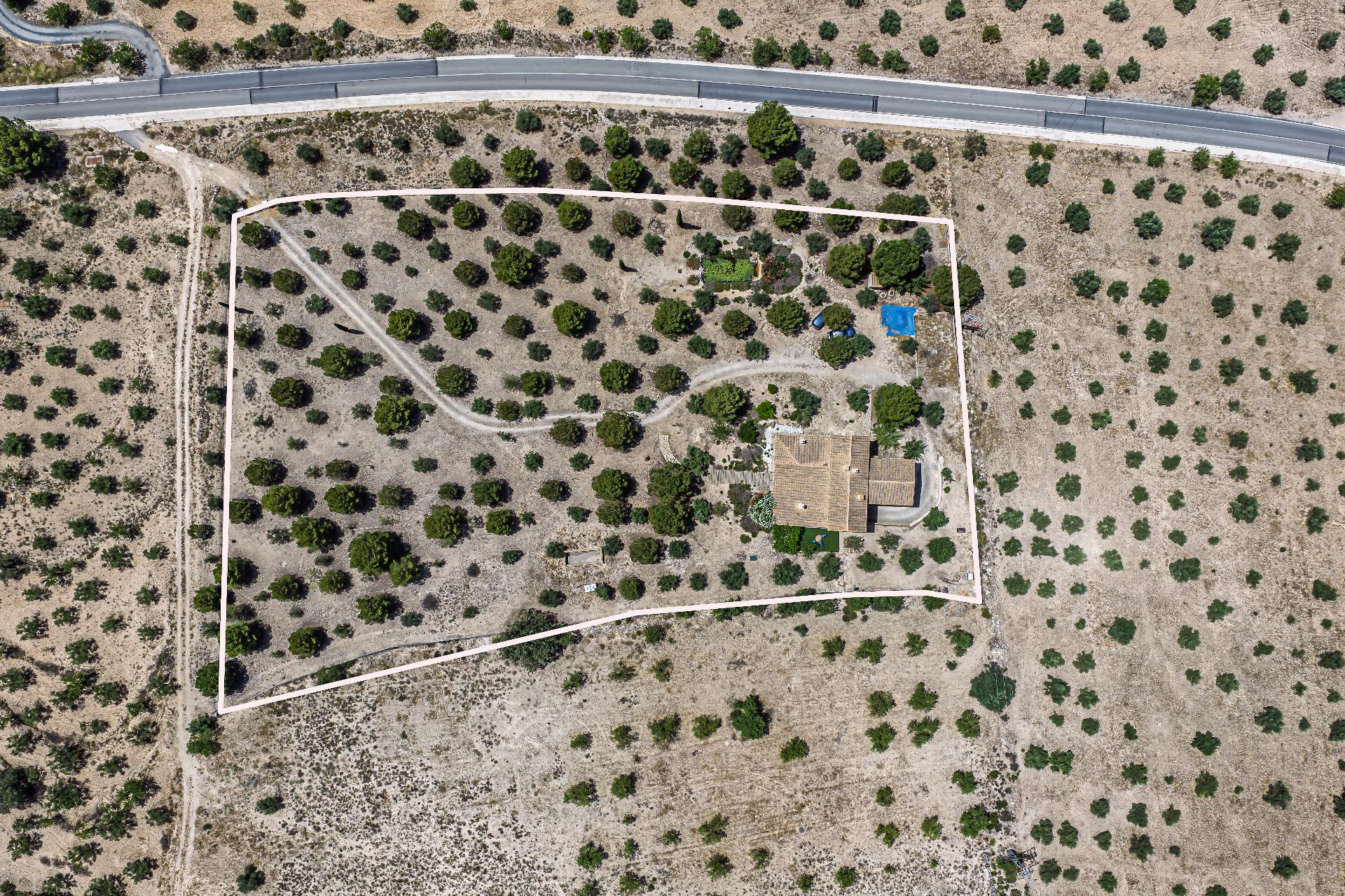 Masia Of 570 M² In Biar, Spain