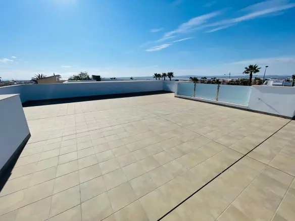 5-bedroom Villa In Torrevieja, Spain (368 M²)